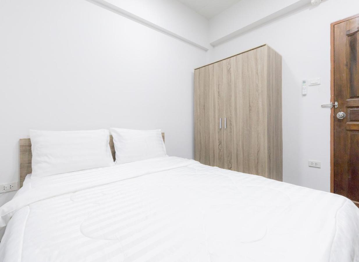 Отель Middleway House Бангкок Экстерьер фото